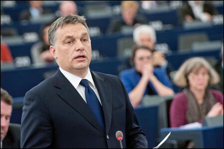 Виктор Орбан предлага забрана за осиновяването на деца от еднополови двойки