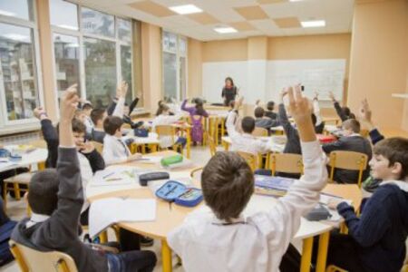 5 млн. лв. бонуси за директори на училища и детски градини