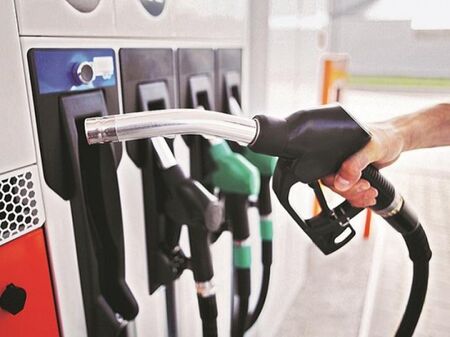 Тайната падна: Най-накрая разкриха защо бензинът е по-евтин на малките бензиностанции