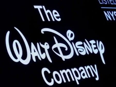 Walt Disney съкращава 32 000 служители заради коронавируса