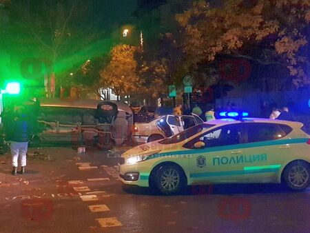 Четирима пострадали при жестокото автомеле в центъра на Бургас, причината - отнето предимство