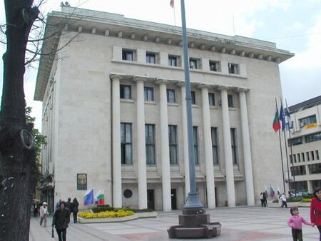 Структурна реформа в Община Бургас, сливат ключови предприятия