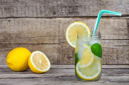 Безценните ползи за здравето от топлата вода с лимон
