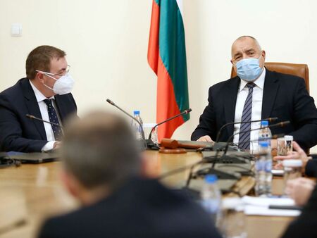 Премиерът Бойко Борисов с извънредно решение за влизащите у нас от Великобритания