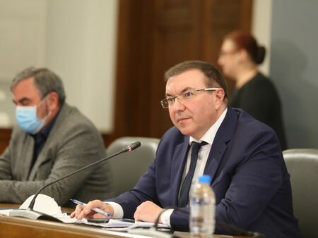 Гледайте НА ЖИВО във Флагман редовния бригинг на НОЩ: Представят плана за ваксиниране