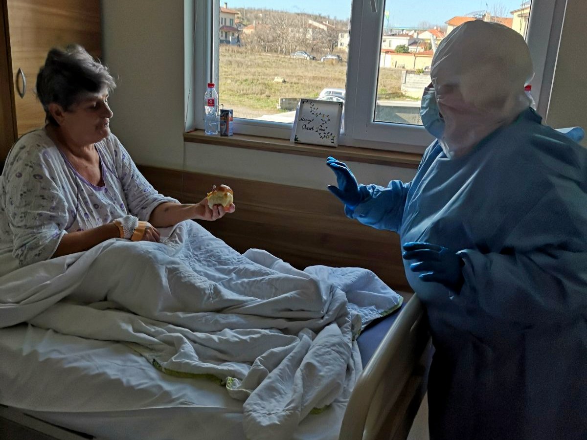 Питки с късмети изненадаха пациентите на УМБАЛ Дева Мария