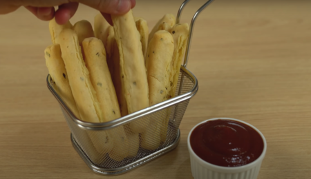 Ще си оближете пръстите с тези картофени пръчици
