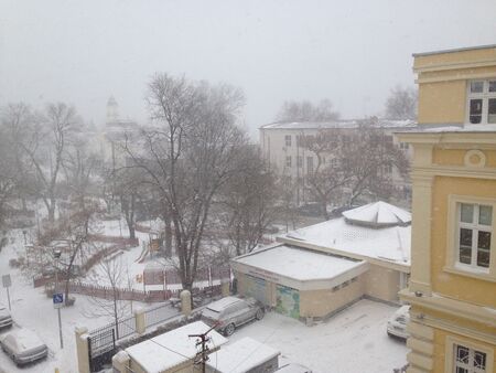 Жълт код за сняг и силен вятър в шест области, в Бургас - предупреждение за валежи