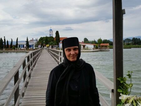 Помните ли бившия бургаски журналист Димитрина Станева, която откри Бог и стана монахиня