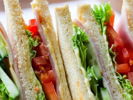 По границите отнемат сандвичите на британците, нямат право да вкарват месо в ЕС