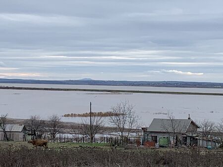 Остава затворен пътят Димчево-Присад, преляла е река Факийска