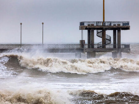 НИМХ алармира за потенциално опасно време по морето – нахлува силен вятър, температурата пада под нулата