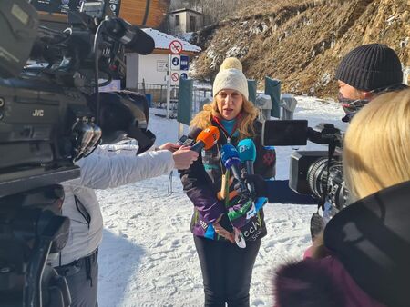 Вицепремиерът Марияна Николова: Очакваме по-малък спад на туристите за зимния сезон в Пампорово