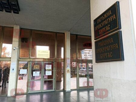 Петима бивши полицаи от Първо РУ Бургас влизат утре в съда, за да защитят честта си!