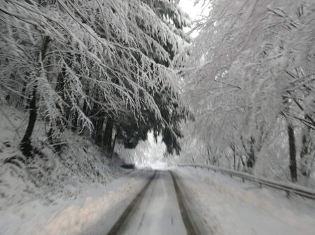 Снежна приказка в Малко Търново: Няма затворени пътища