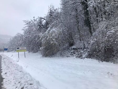Две пътни отсечки в Бургаско са затворени заради навявания от сняг