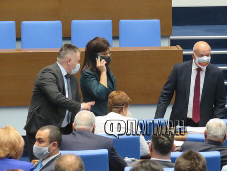 Обрат: Медиците и зъболекарите пак ще могат да бъдат „бордоваци“