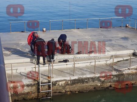 Водолази се гмурнаха в морето край Моста, търсят трупа на възрастна жена