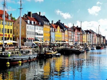 Туристите да забравят за Дания, ще ги пуснат в страната срещу два теста, след това и карантина
