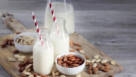 5 лесни рецепти, в които да използвате бадемово мляко