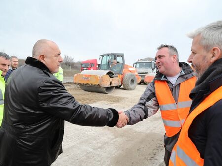 Борисов на инспекция на АМ "Тракия": На практика не правим ремонт, а нова магистрала