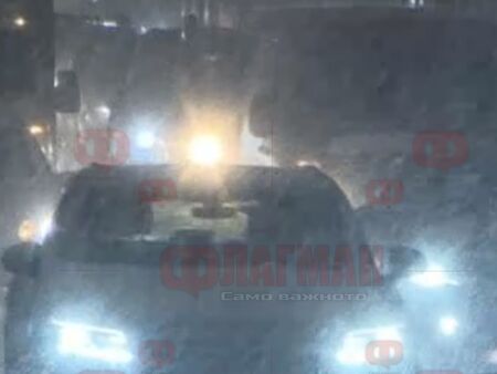 Задръствания по автомагистрала „Тракия“ заради снеговалеж