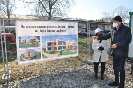 Димитър Николов даде старт на строежа на нова детска градина в кв. Горно Езерово