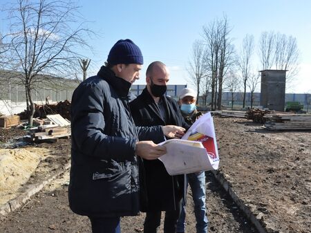 Кметът Димитър Николов инспектира строежа на новия корпус на Иновативната гимназия
