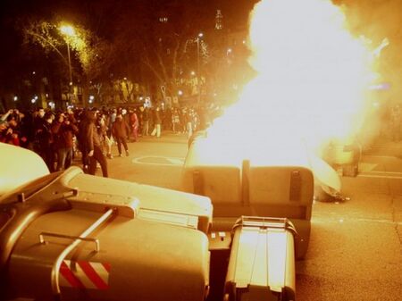 Напрежението в Испания расте, протестите продължават четвърта нощ