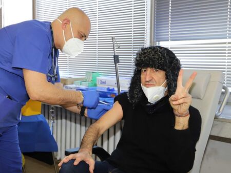 Известни български актьори се ваксинираха срещу коронавирус