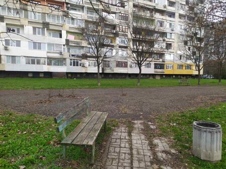 Хубав малък парк ще стане запустял терен в бургаския ж. к. "Славейков"