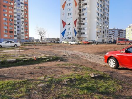 Вече изграждат новия паркинг със 100 места в бургаския ж. к. "Меден рудник"