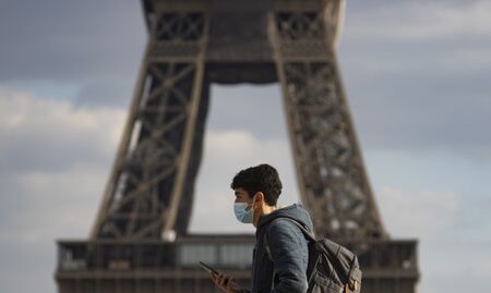 Трети пореден ден Франция отчита над 25 000 заразени с COVID