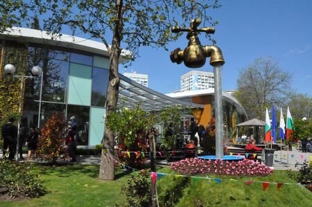 В началото на май Бургас отново ще е BG столицата на цветята, участвайте в изложението "Флора 2021"