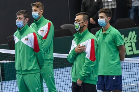 Респект! Тенисистът Димитър Кузманов поведе България с победа часове след смъртта на баща си