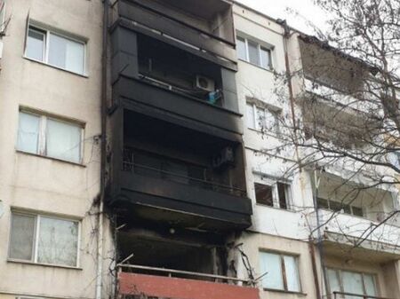 Жилищна кооперация в Пловдив пламна, имало е евакуирани