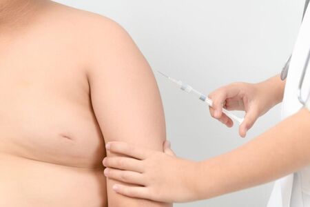 Ваксината на Pfizer/BioNTech действа различно на хора с наднормено тегло