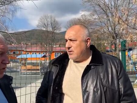 Борисов обеща 2500 лв. средна учителска заплата и да не остане неремонтирано училище
