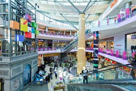 Дори в криза мол "Галерия" носи милиони евро на собствениците си