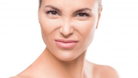 Кои навици водят до преждевременни бръчки по лицето?