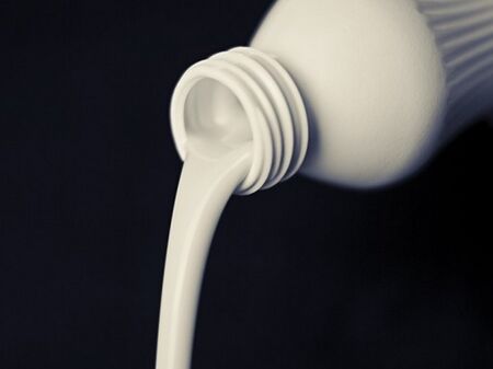 Масово слагат сухо мляко в прясното, от 17 проверени марки 3 са чисти