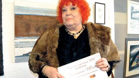Пореден успех: Примата на бургаския театър Димитрина Танева с номинация за престижното отличие "Златен кукерион" 