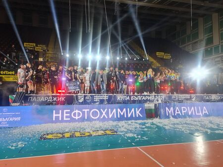 Купата на България е наша! Волейболният "Нефтохимик 2010" триумфира за пети път с трофея
