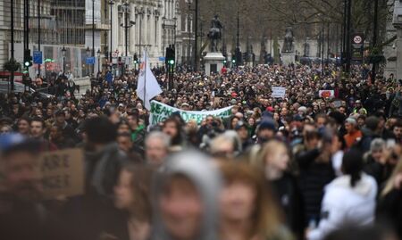 Хората срещу мерките: Протести и арести в Лондон и Виена