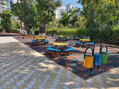 5 бургаски училища и 10 градини ще създадат класни стаи на открито и екозони в дворовете си