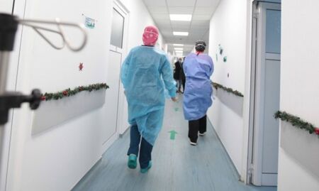 Лекари върнаха към живота българин след 92 дни интубация