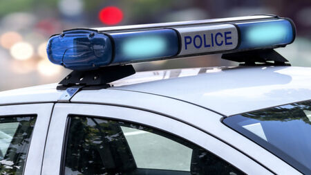 Арестуваха двама, ограбили млад мъж в Камено