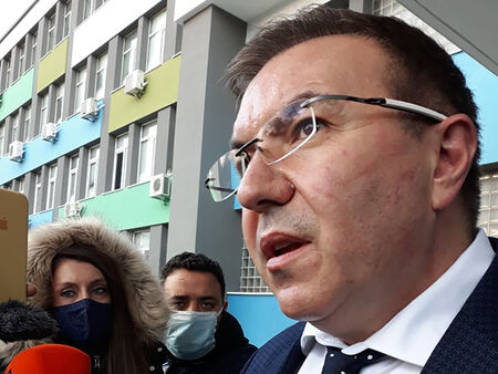 Проф. Костадин Ангелов: Бургас ще се справи със здравната криза!