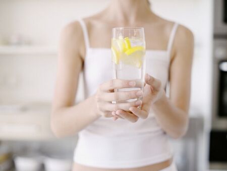 7 неща, които ще се случат с тялото ви след 7 дни пиене на лимонова вода