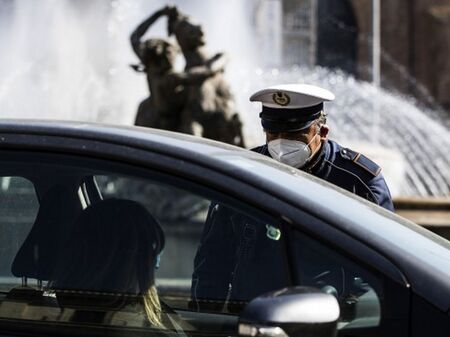 Италия ще облекчава мерките след Великден